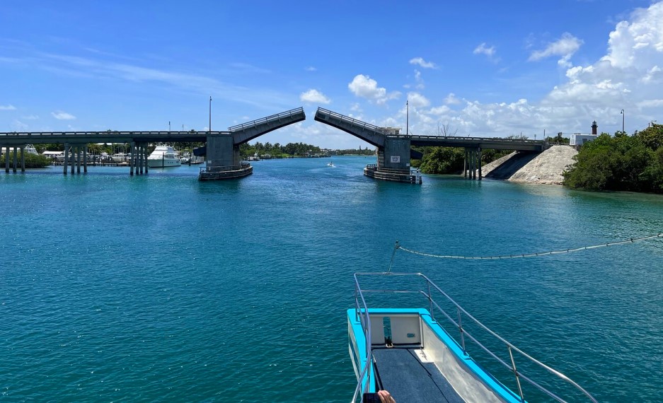 jupiter island boat cruises